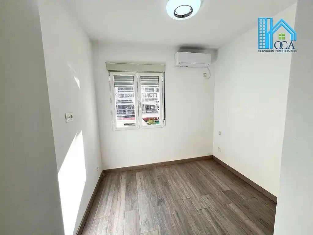 Bedroom of Flat for sale in Madrid  with Air Conditioner