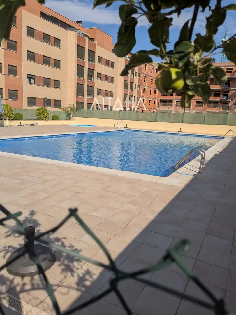 Piscina de Pis en venda en Cuenca amb Calefacció, Traster i Piscina
