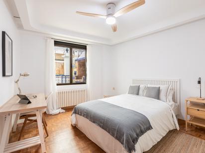 Bedroom of Flat to share in  Valencia Capital  with Balcony