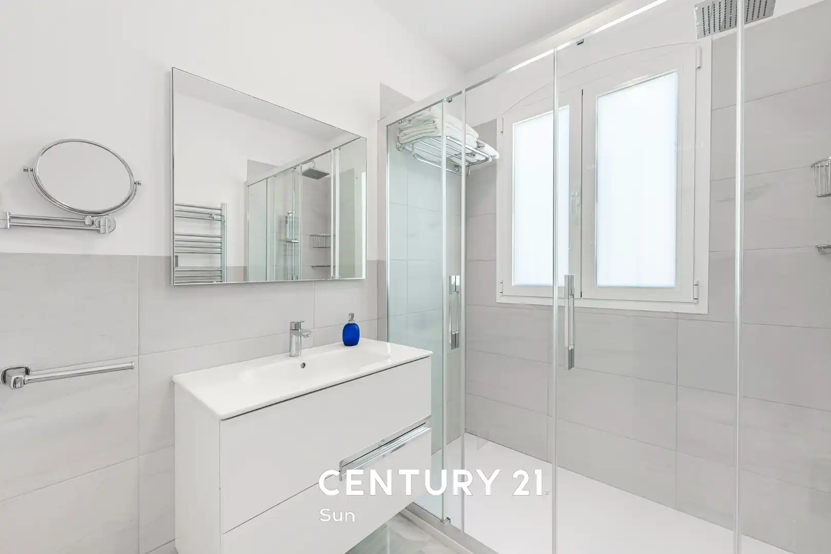 Baño de Casa adosada en venta en Marbella con Aire acondicionado, Calefacción y Jardín privado