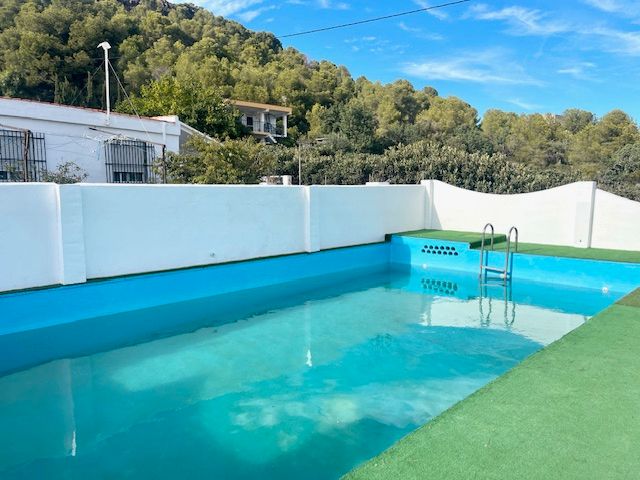 Swimming pool of House or chalet for sale in Cella  with Heating, Parquet flooring and Terrace