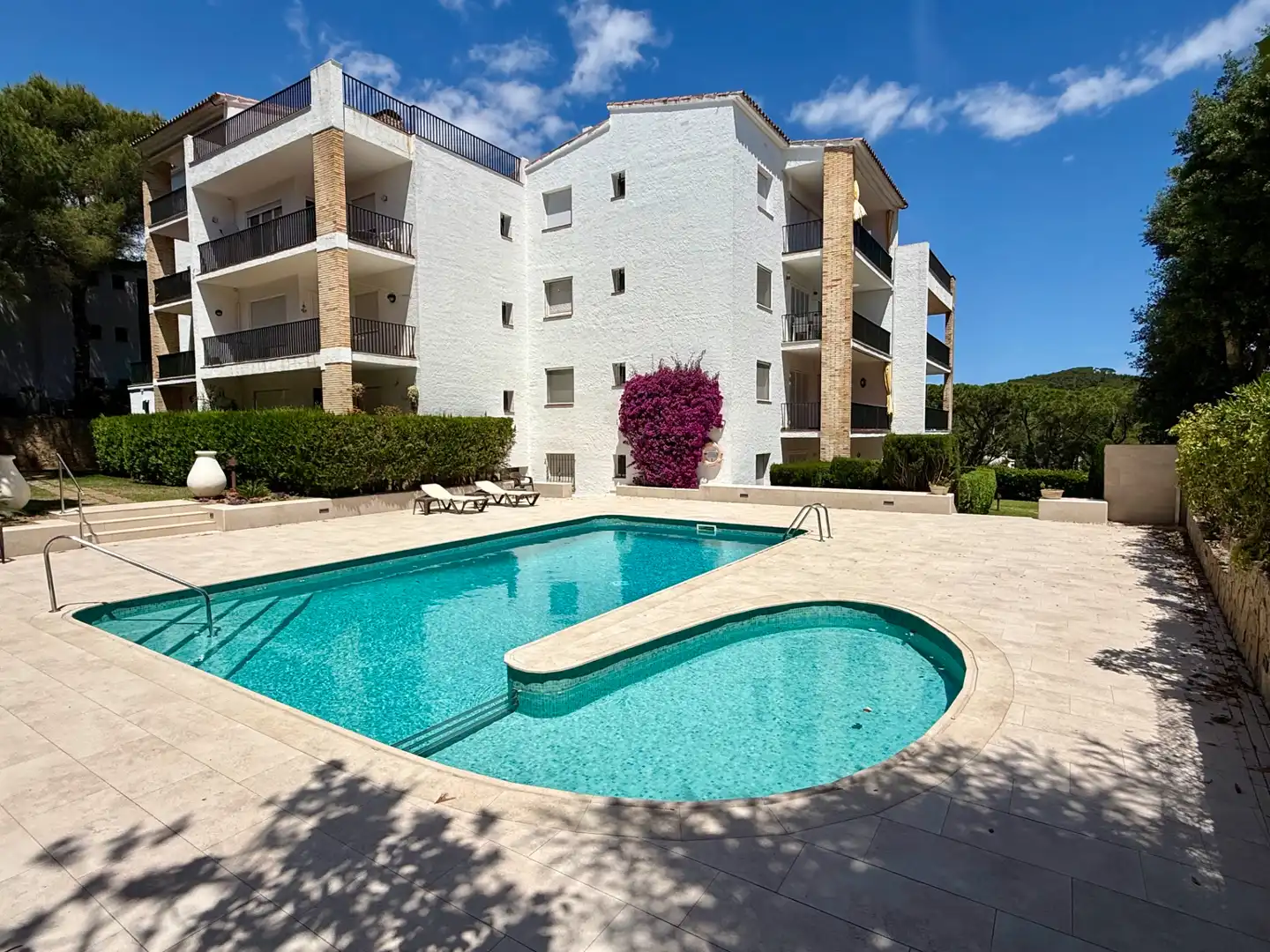 Schwimmbecken von Wohnungen zum Verkauf in Palafrugell mit Klimaanlage, Terrasse und Gemeinschaftspool