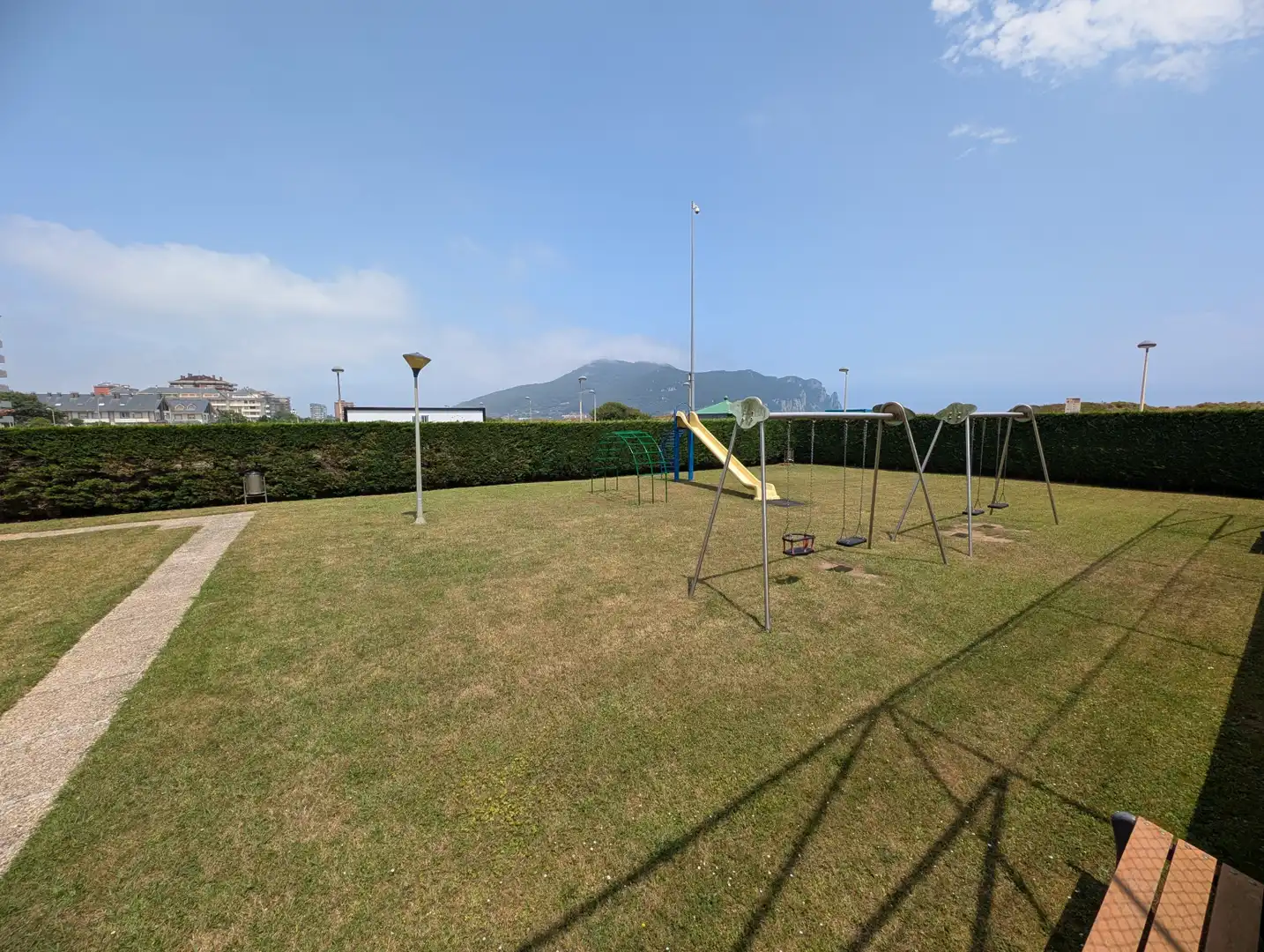 Flat for sale in Laredo - CALLE ENRIQUE MOWINCKEL- RCIA AMANECER, 84, Zona Playa