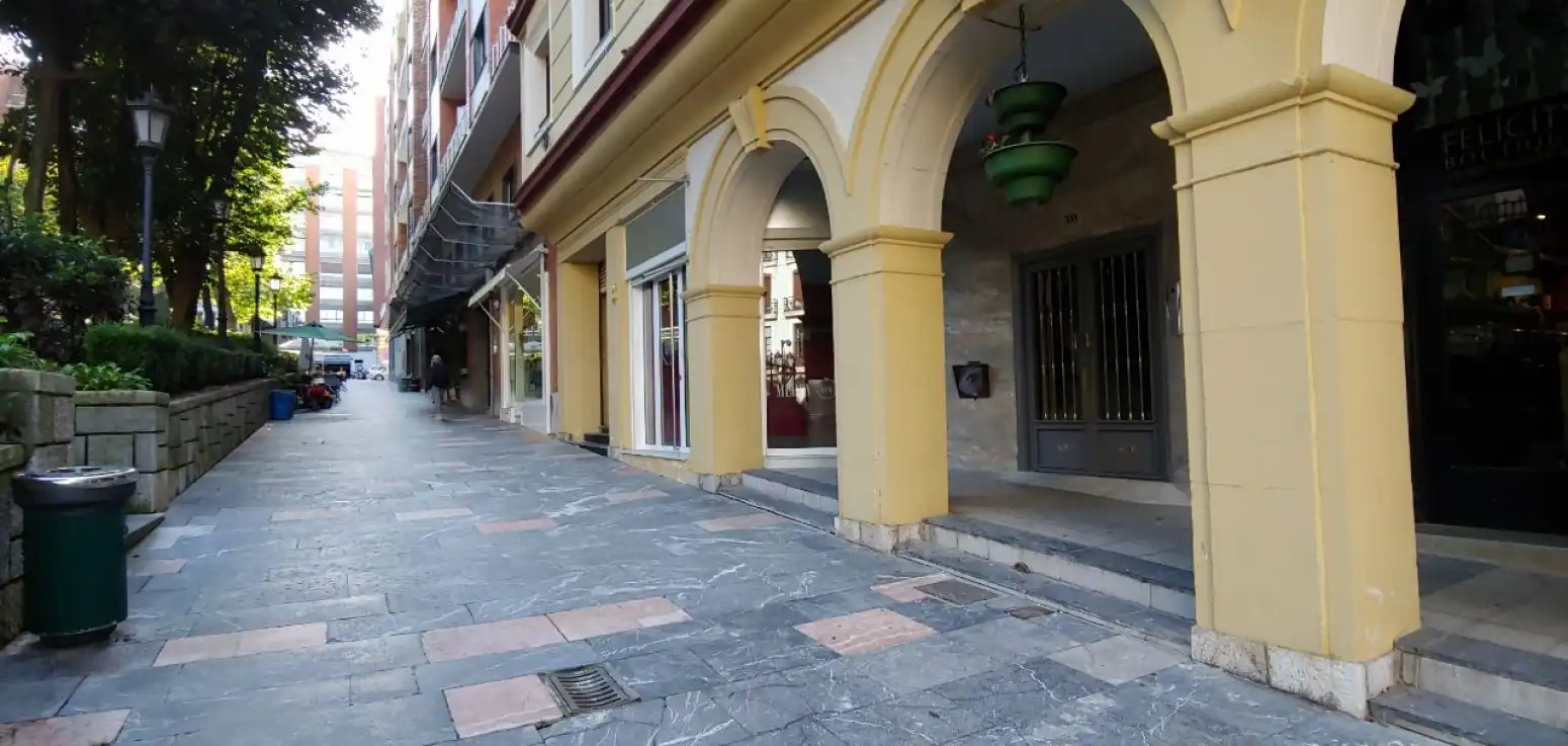 Vista exterior de Oficina de lloguer en Centro - Casco Histórico