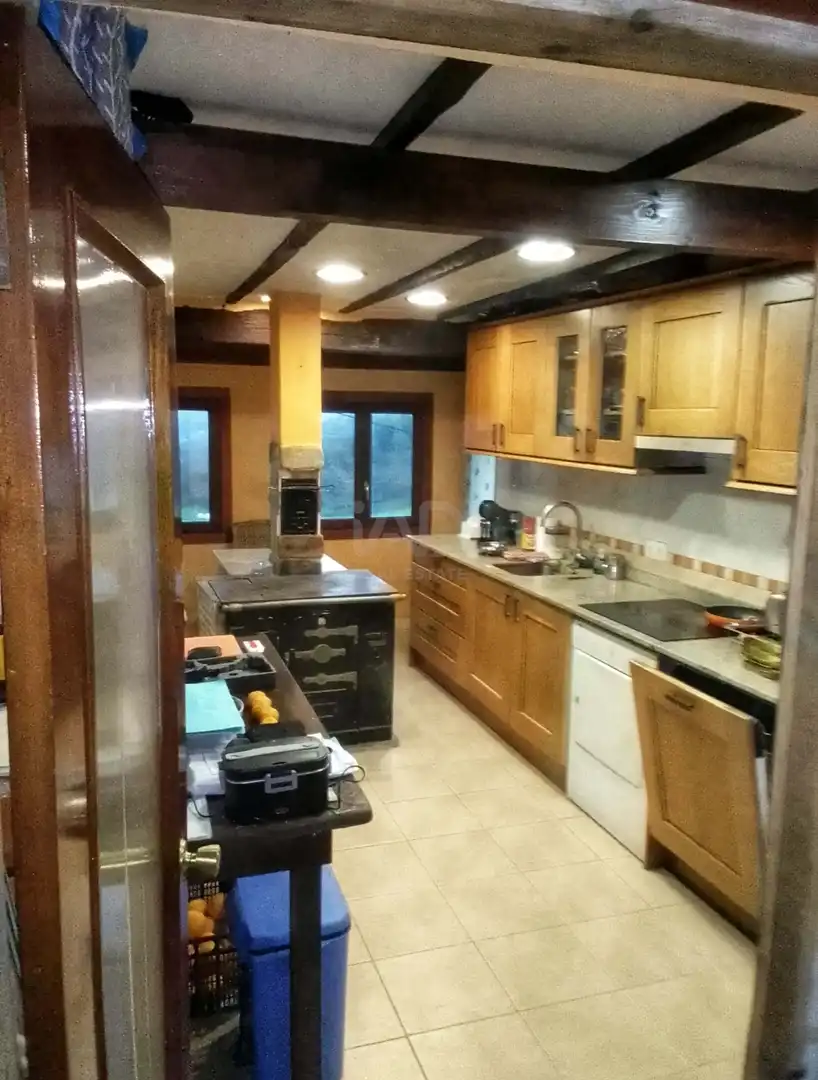 Cocina de Casa o chalet en venta en Karrantza Harana / Valle de Carranza con Calefacción, Terraza y Piscina