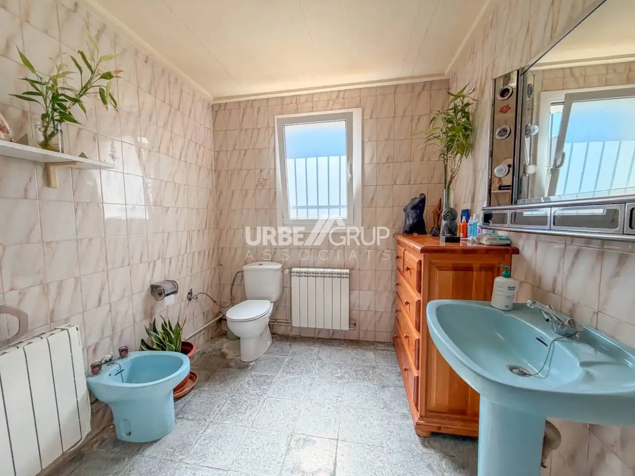 Bathroom of Houses for sale in Terrassa  with Heating and Private garden