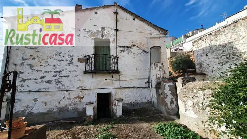 Vista exterior de Casa o chalet en venta en Baños de la Encina con Jardín privado