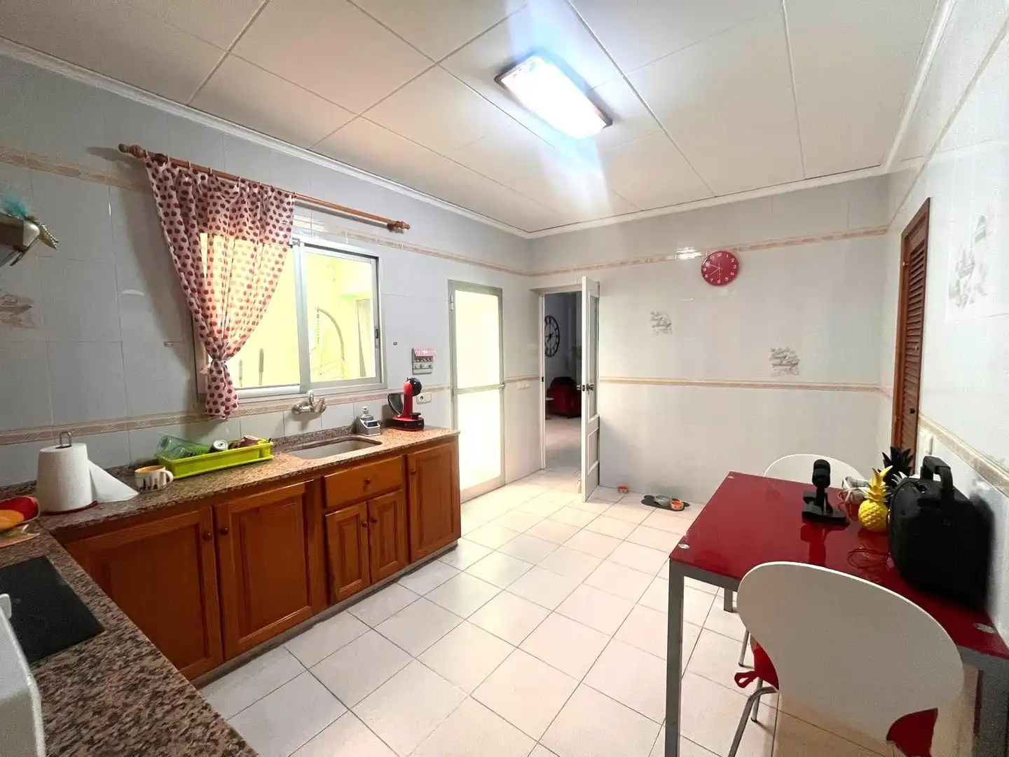 Cuina de Casa o xalet en venda en Carcaixent amb Aire condicionat, Terrassa i Moblat
