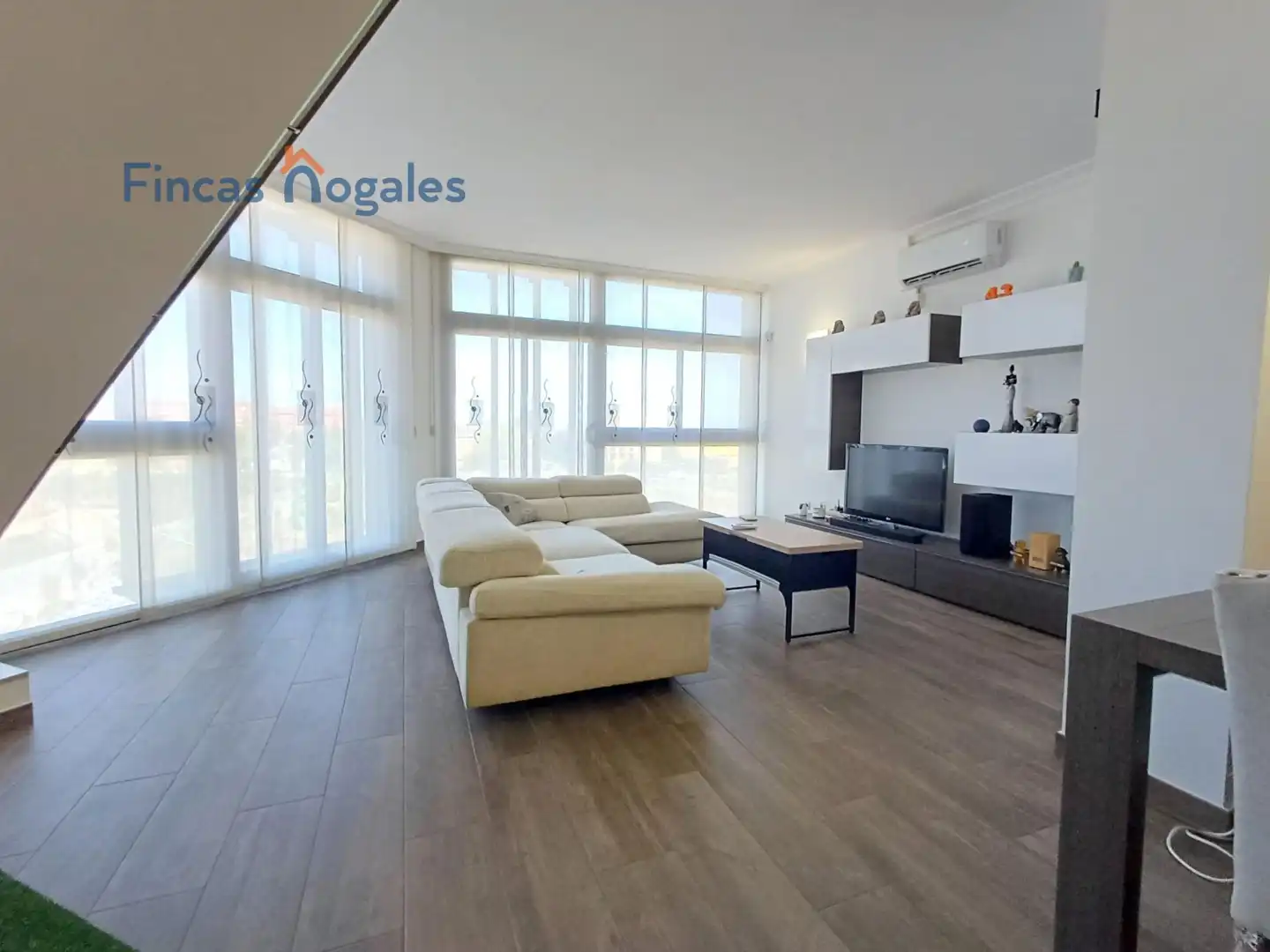 Duplex with terrace for sale in de Roig i Ventura, imagen 2
