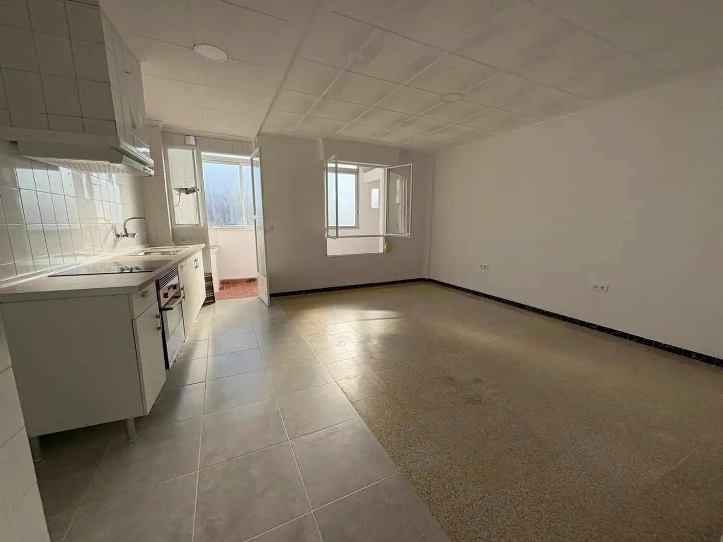 Cocina de Piso de alquiler en Villanueva de Castellón con Alarma