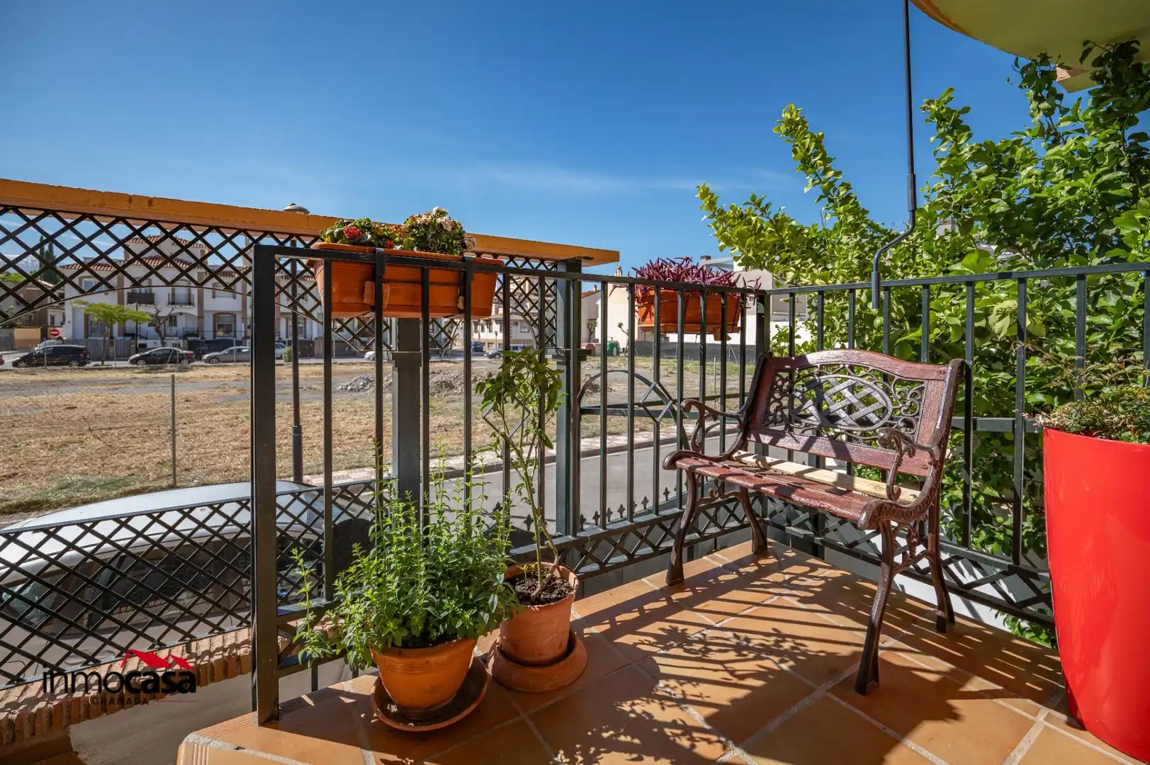 Terrassa de Casa adosada en venda en Armilla amb Aire condicionat, Calefacció i Jardí privat