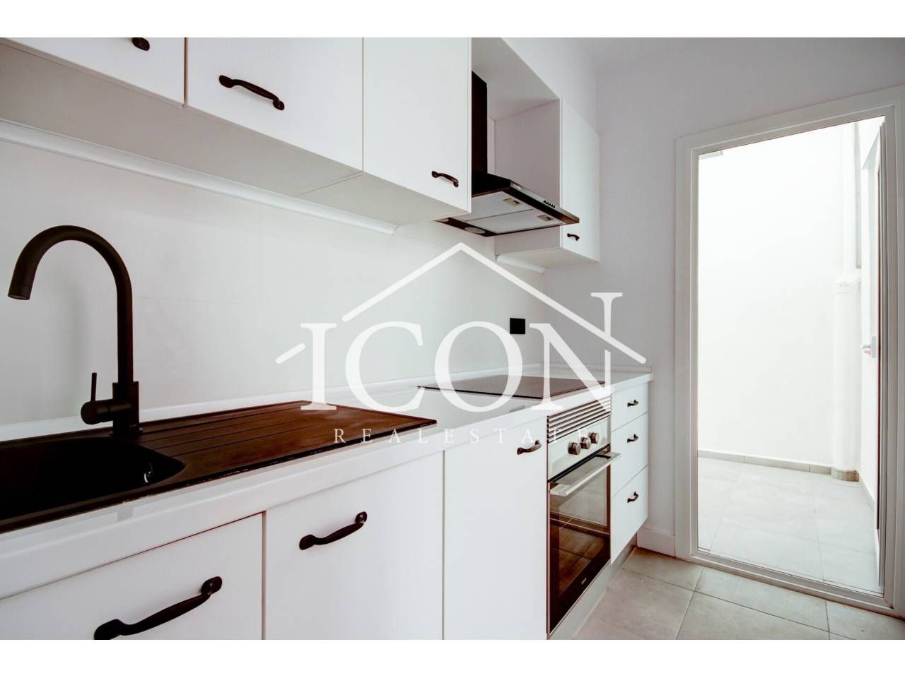 Kitchen of Flat for sale in L'Escala  with Parquet flooring and Balcony
