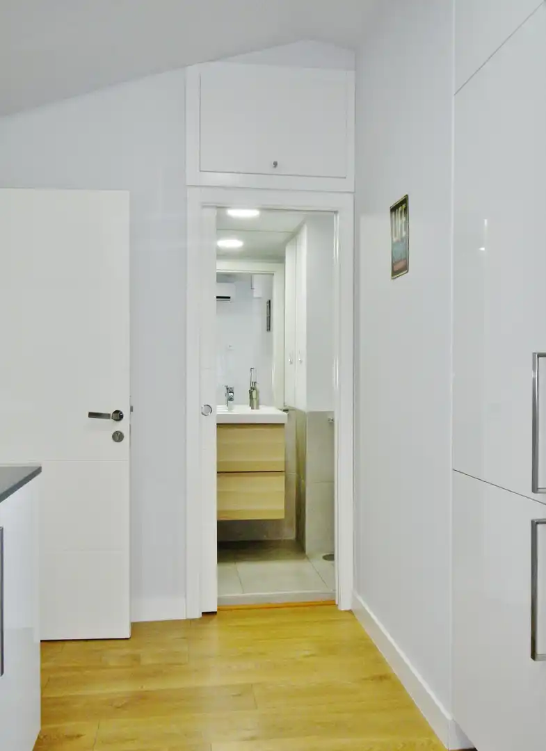 Bathroom of Attic for rent in Madrid  with Air Conditioner, Heating and Furnished