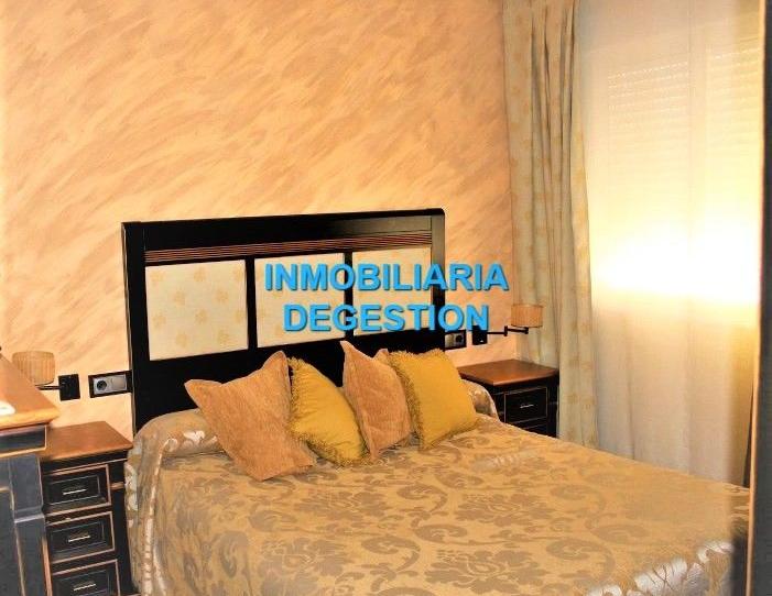 Foto 1 de Piso en venta en Calle Antonia López Arista, Centro ciudad, Jaén