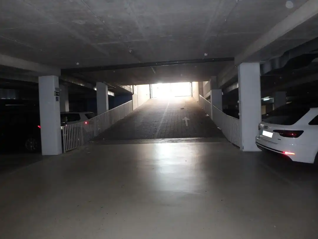 Garage for rent in Lezkairu