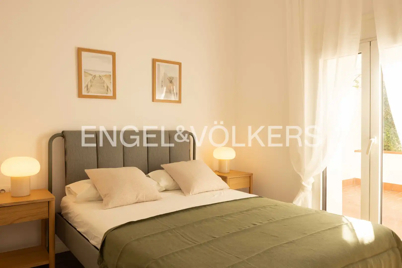 Schlafzimmer von Erdgeschoss zum Verkauf in Barcelona mit Klimaanlage, Heizung und Parkett