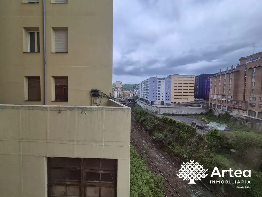 Terrassa de Pis en venda en Bilbao  amb Calefacció