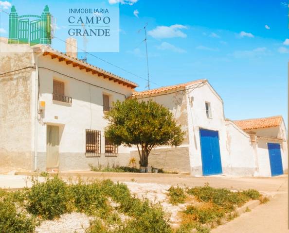 Casa-chalet en Venta en Calle Extramuros en Santa Cecilia del Alcor