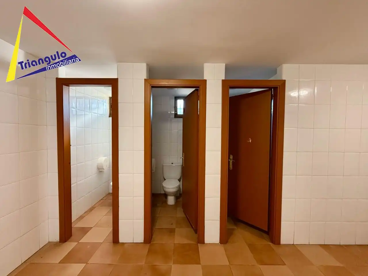 Bany de Casa o xalet en venda en Trescasas amb Aire condicionat, Terrassa i Moblat