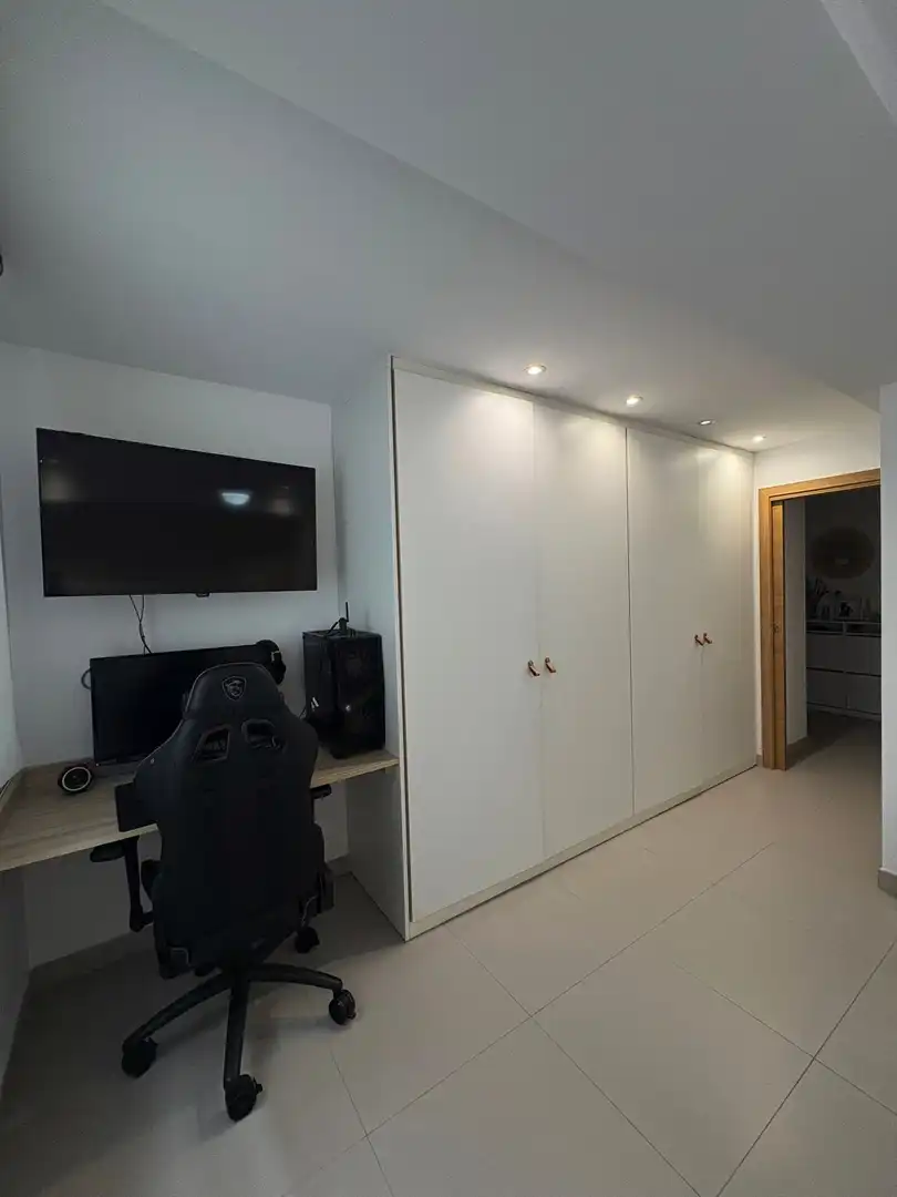 Dormitori de Planta baixa en venda en Marbella amb Aire condicionat, Terrassa i Moblat