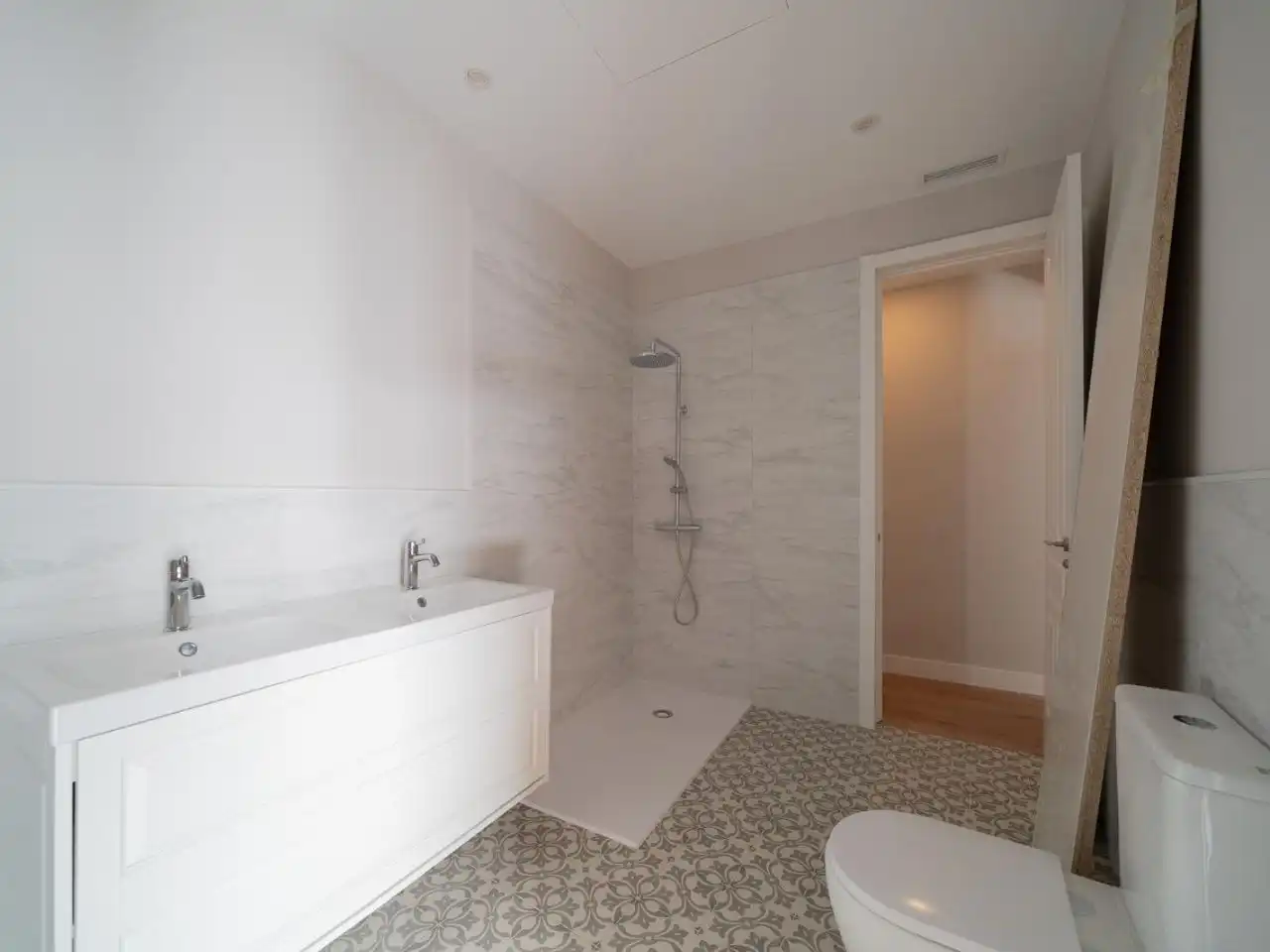 Baño de Piso en venta en  Madrid Capital con Aire acondicionado