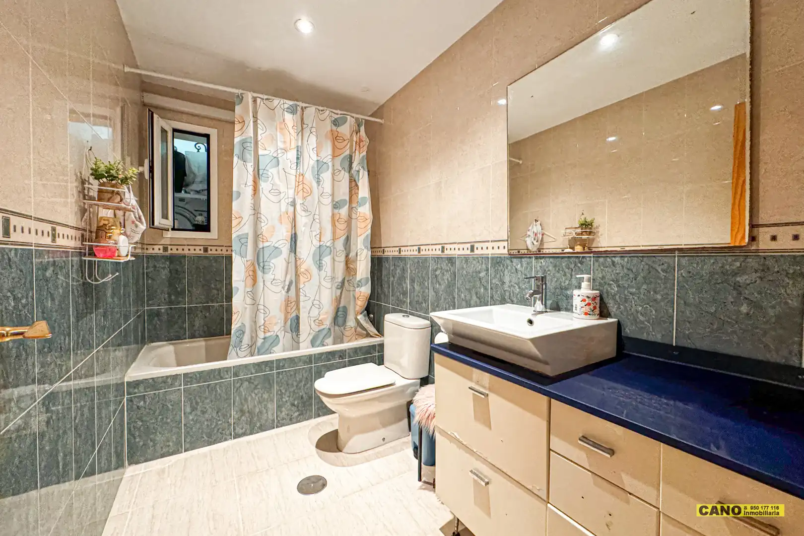 Baño de Piso en venta en Roquetas de Mar ciudad