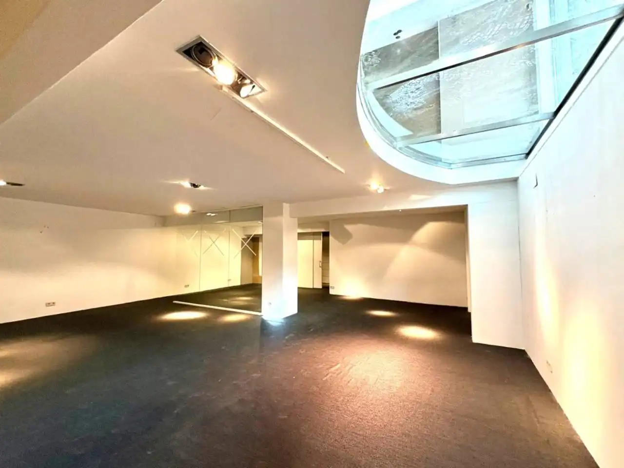 Local comercial en alquiler en Avenida Lluís Companys 15, imagen 11