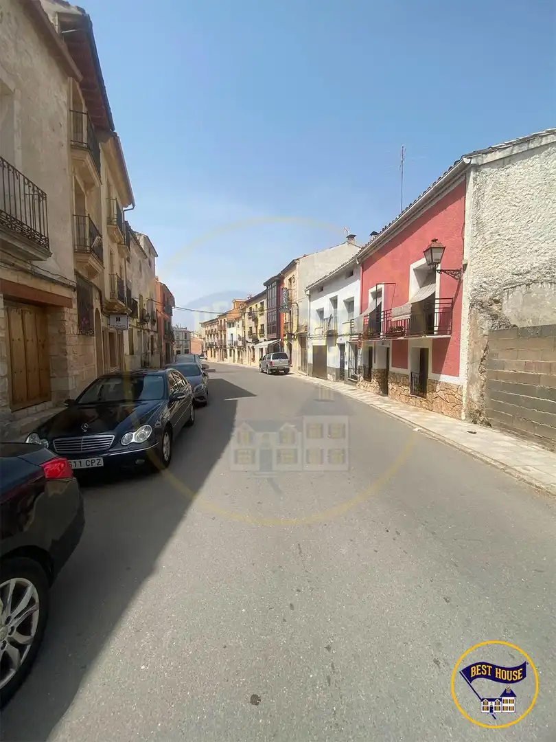 Vista exterior de Pis en venda en Priego amb Calefacció, Traster i Moblat