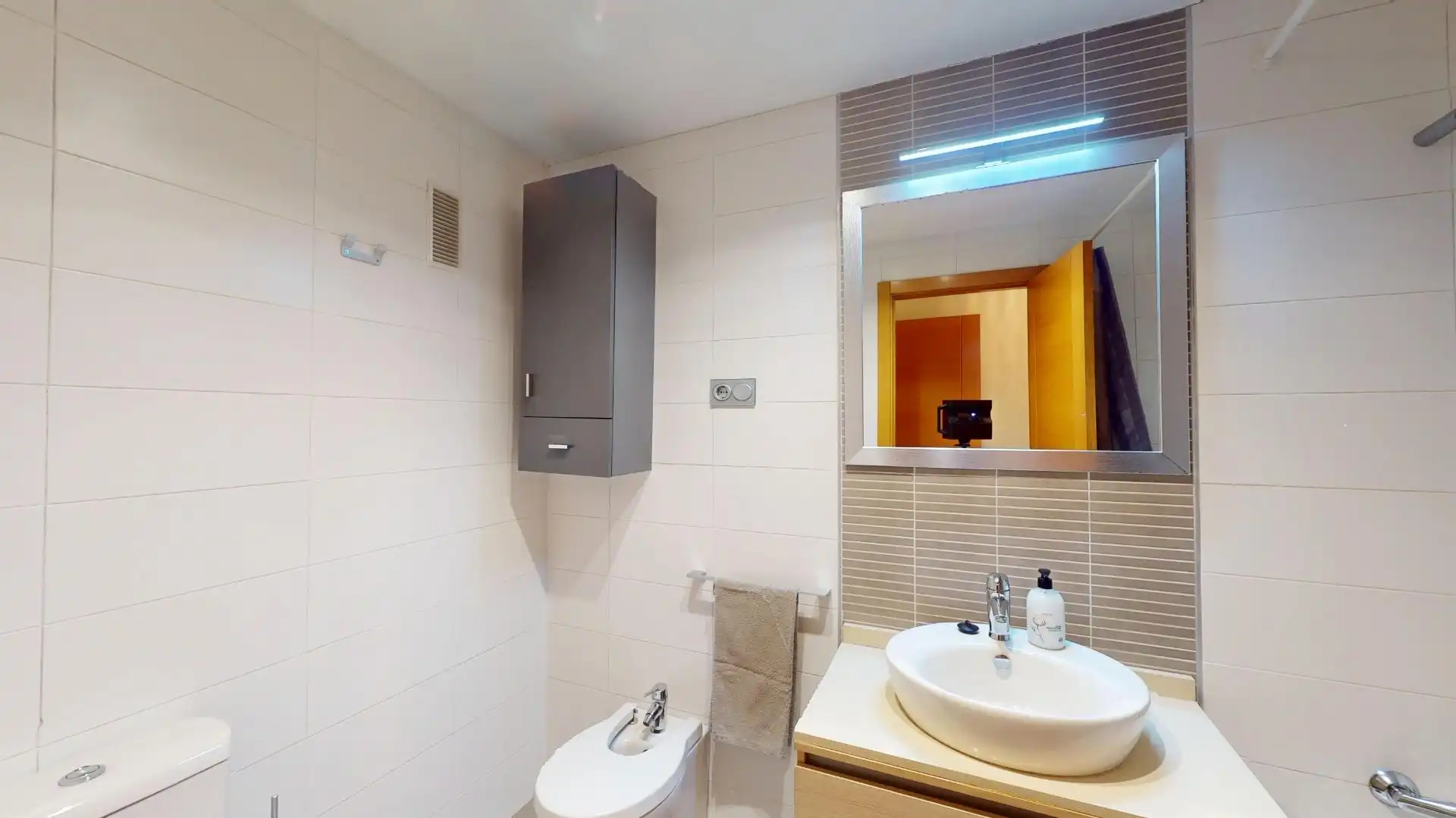 Bathroom of Flat for rent in Torremolinos  with Air Conditioner, Heating and Terrace