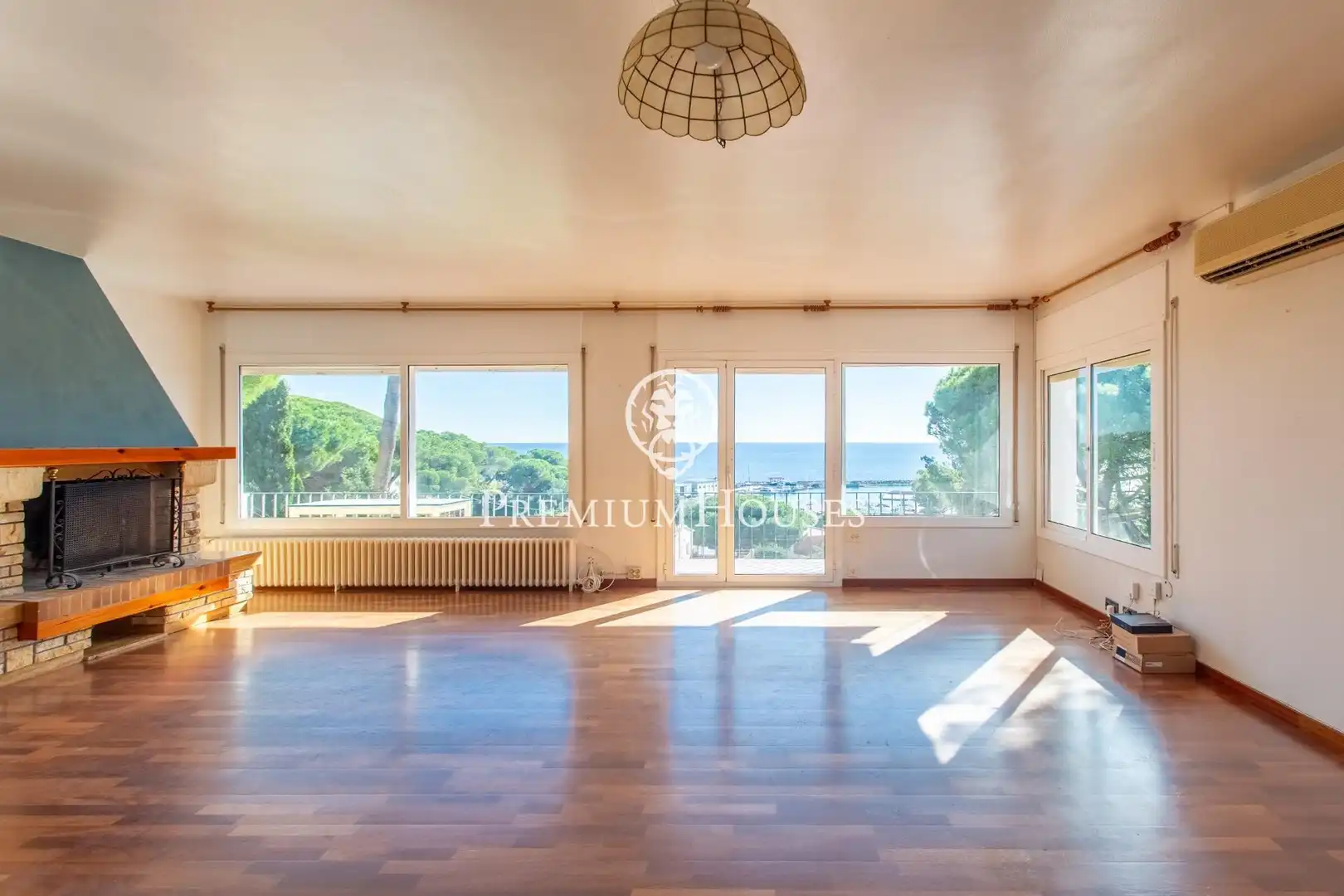 Vista exterior de Casa o chalet en venta en Arenys de Mar con Jardín privado, Terraza y Balcón