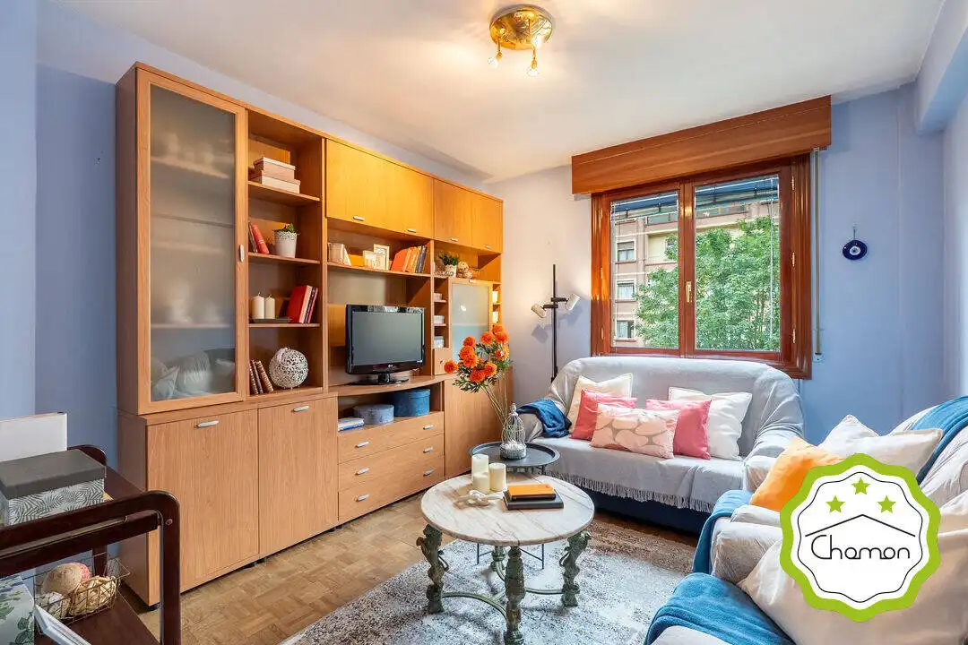 Sala de estar de Piso en venta en Bilbao  con Calefacción, Amueblado y Balcón