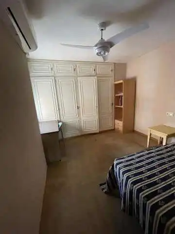 Habitación de Piso de alquiler en Sevilla con Aire acondicionado, Calefacción y Jardín privado