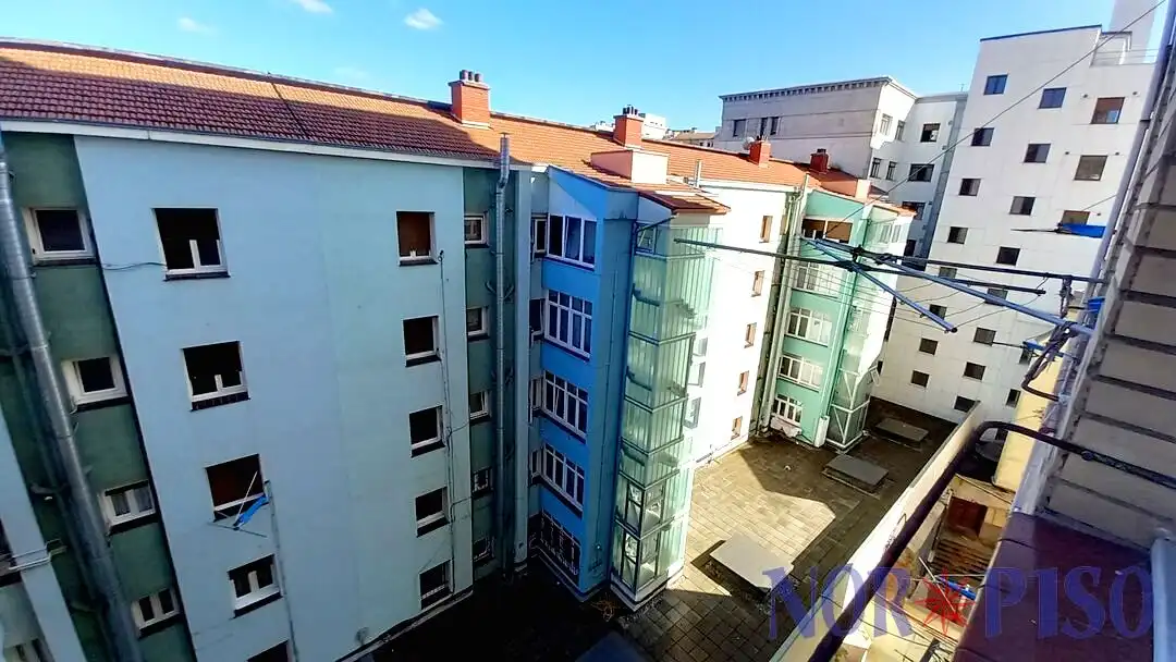 Vista exterior de Pis en venda en Bilbao  amb Calefacció, Terrassa i Moblat