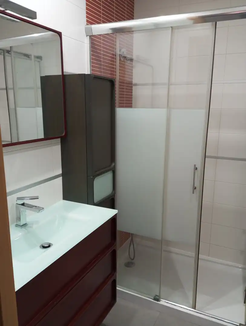 Bany de Pis en venda en Baza amb Calefacció, Moblat i Forn