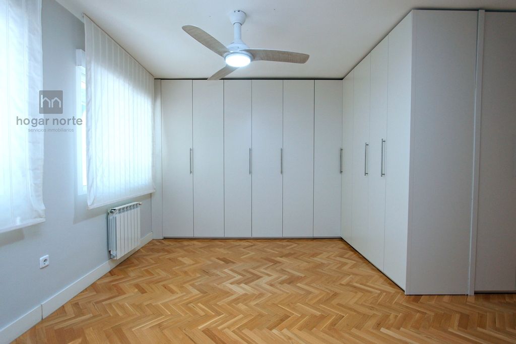 Dormitori de Pis en venda en San Sebastián de los Reyes amb Calefacció, Parquet i Traster