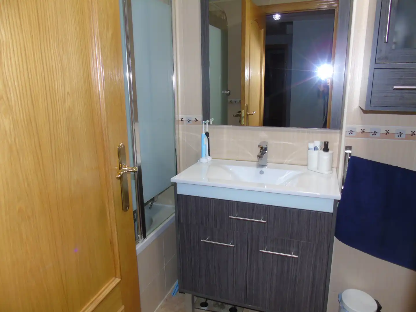 Bathroom of Flat for sale in Ceutí  with Air Conditioner, Heating and Storage room