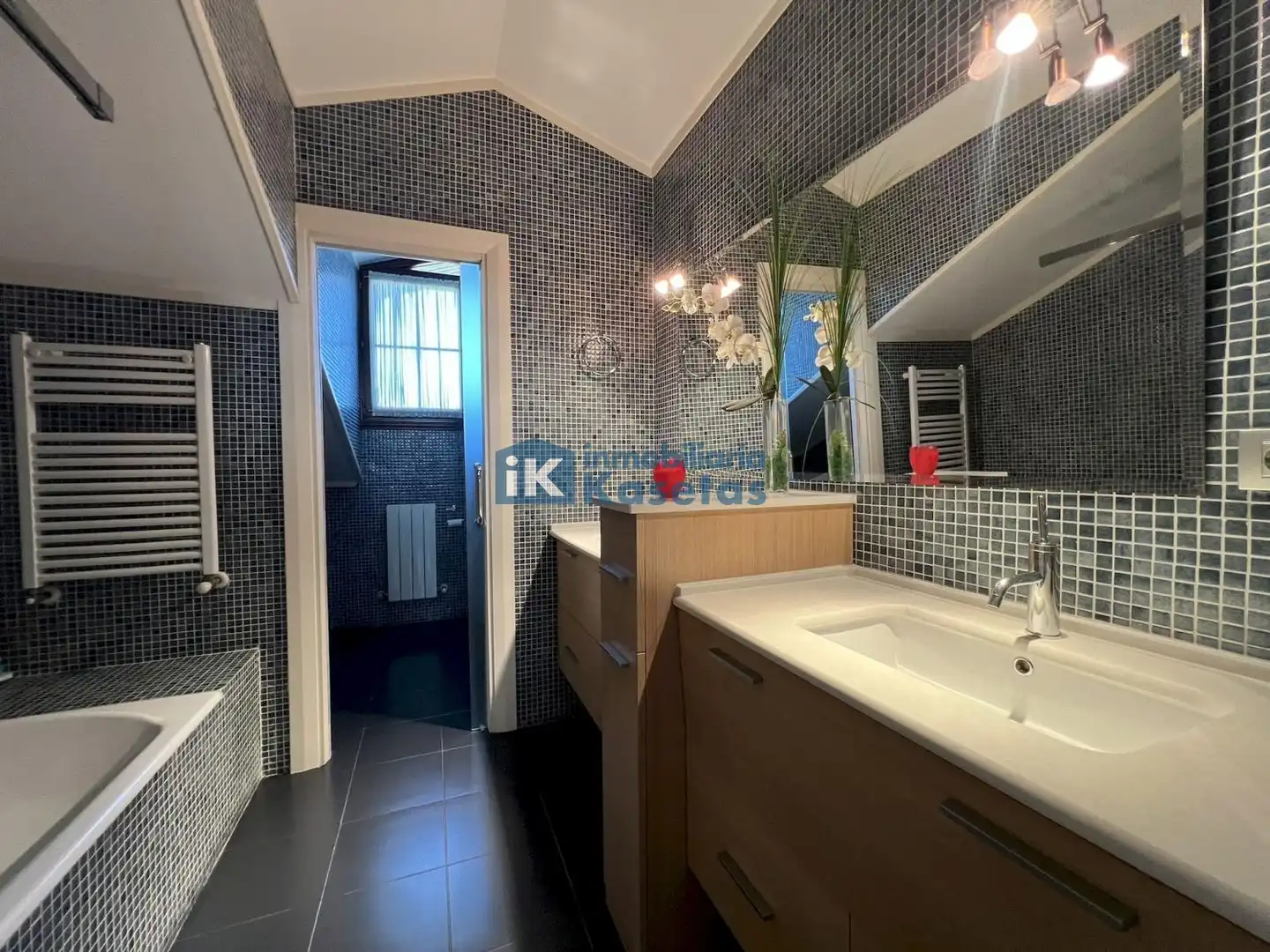 Bathroom of Houses for sale in Basauri   with Air Conditioner and Heating