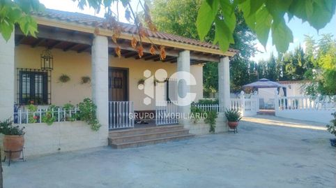 CHALET A UN PASO DE BAENA