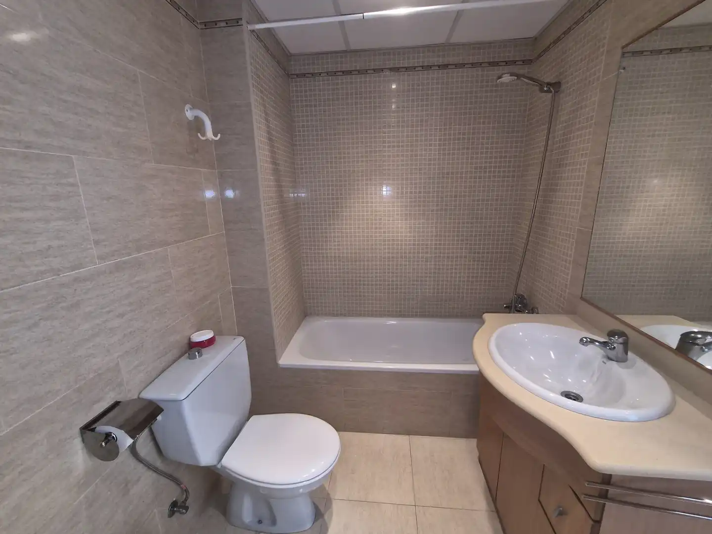 Bathroom of Apartments for sale in Roda de Berà  with Air Conditioner, Heating and Terrace