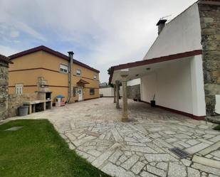 Vista exterior de Casa o xalet en venda en A Guarda   amb Jardí privat