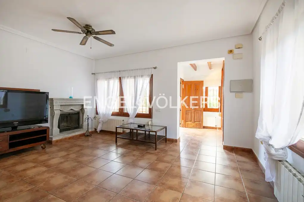 Casa o chalet de alquiler en L'Eliana con Aire acondicionado, Calefacción y Jardín privado