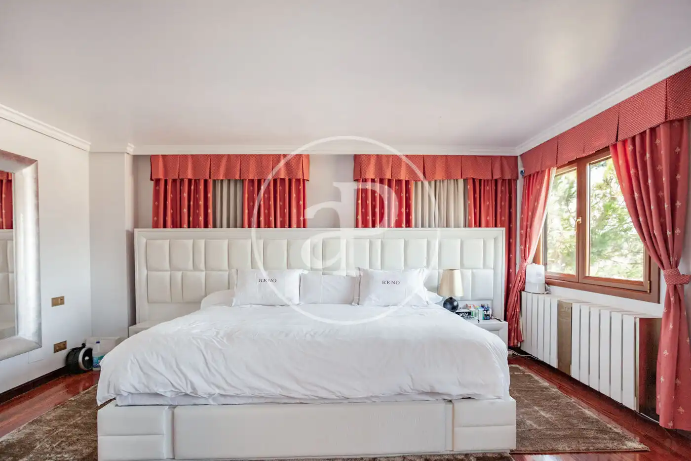 Habitación de Casa o chalet en venta en Pozuelo de Alarcón con Aire acondicionado, Calefacción y Jardín privado