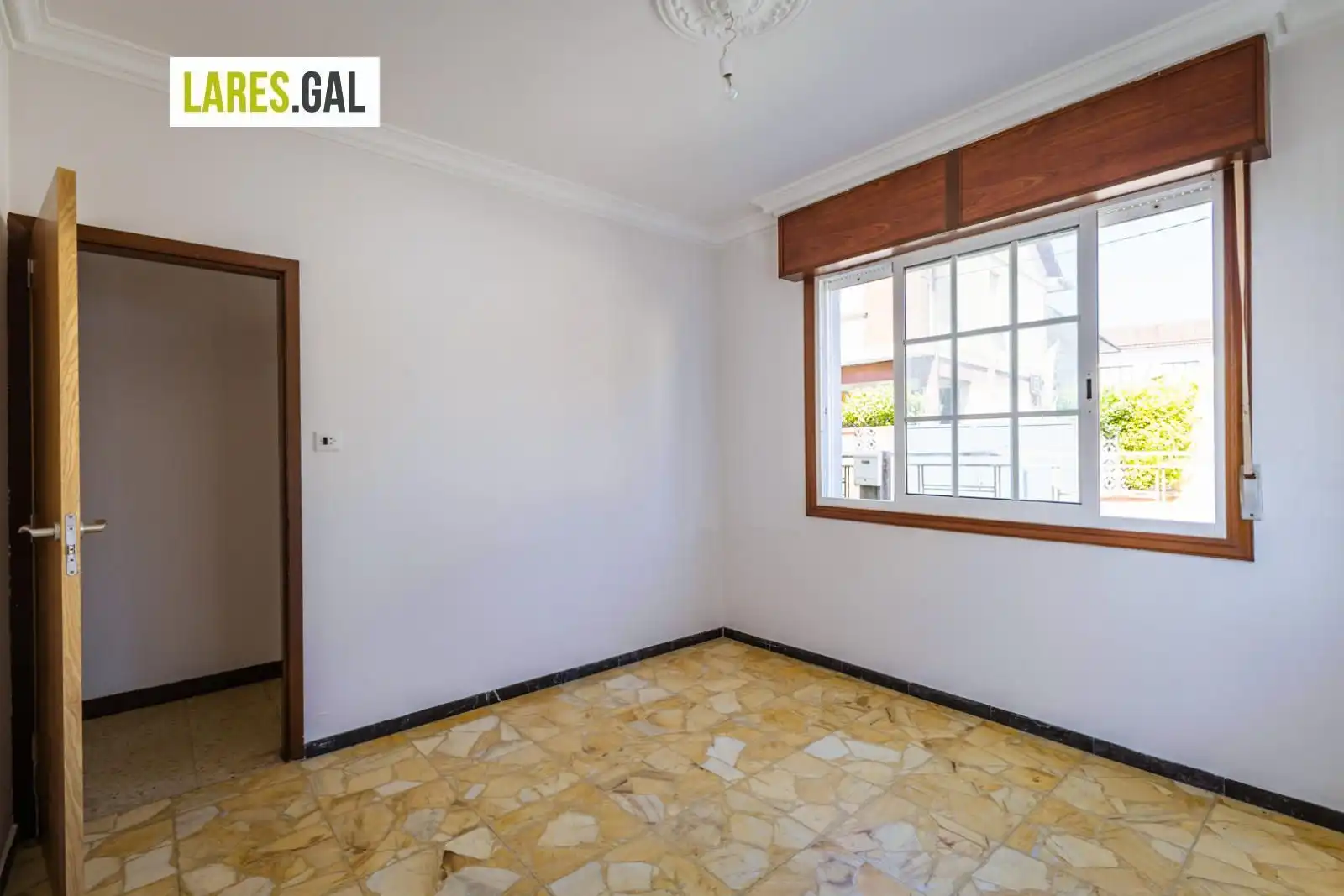 Dormitori de Casa o xalet en venda en Cangas  amb Moblat