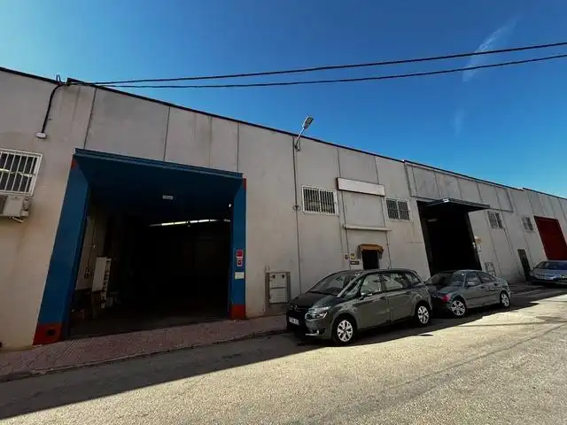 Nau industrial en venda a Calle de la República Popular de Cuba