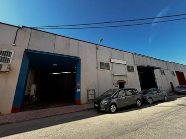 Industrial building for sale in Calle de la República Popular de Cuba