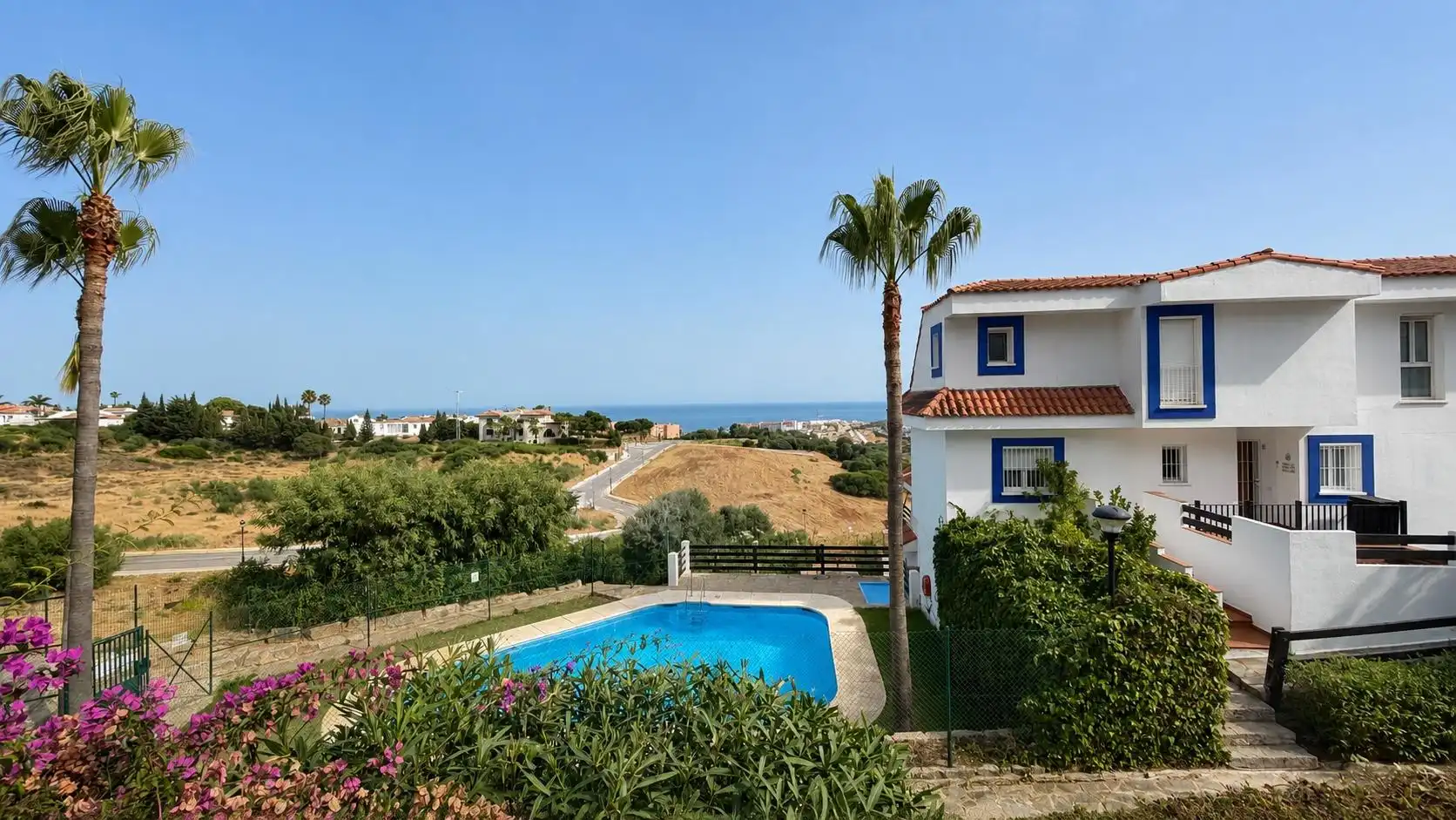 Vista exterior de Apartamento en venta en Manilva con Aire acondicionado, Amueblado y Piscina comunitaria
