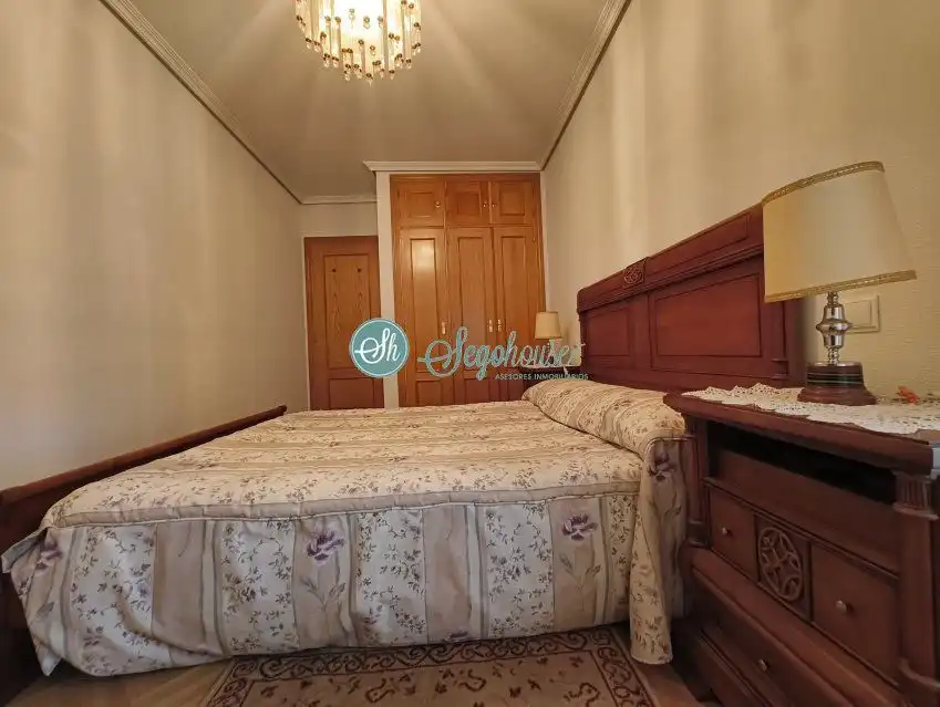 Habitación de Piso de alquiler en Segovia con Calefacción, Parquet y Terraza