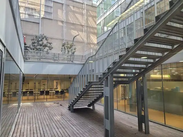 Büro zur Miete in Barcelona mit Klimaanlage, Heizung und Terrasse