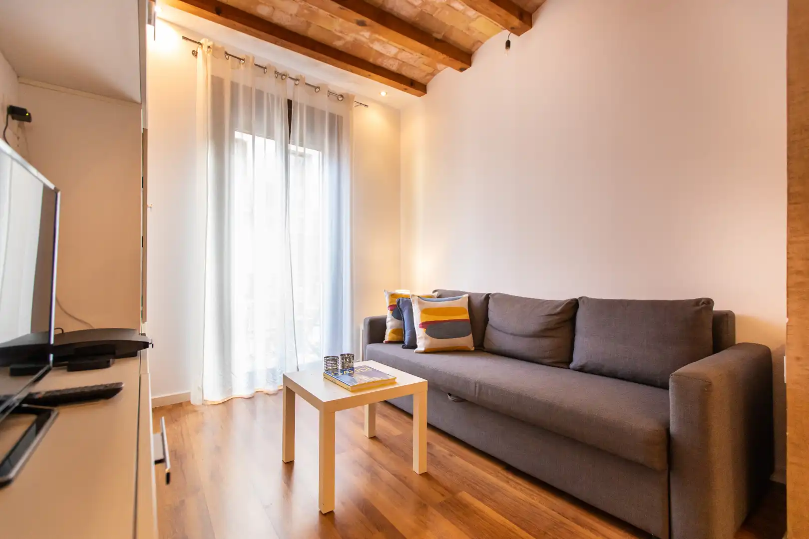 Flat for sale in Carrer de Tapioles, El Poble Sec - Parc de Montjuïc