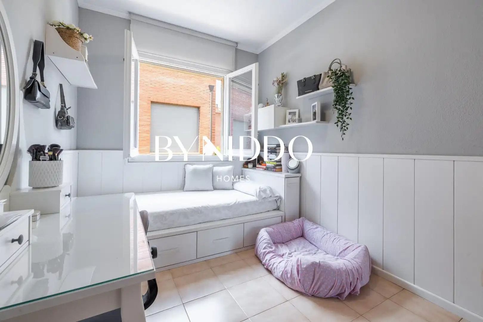 Habitación de Casa adosada en venta en Sant Cugat del Vallès con Aire acondicionado, Calefacción y Jardín privado
